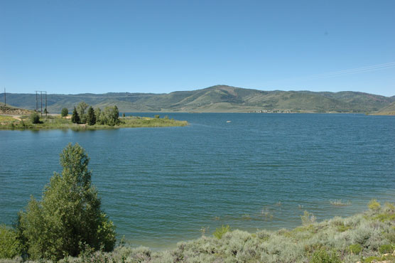 Mountain-View-Lake