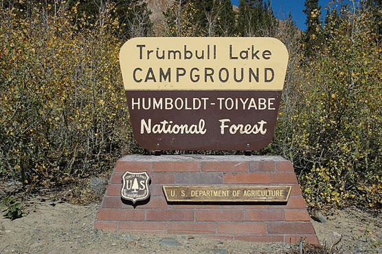 Trumbull-Lake-Sign