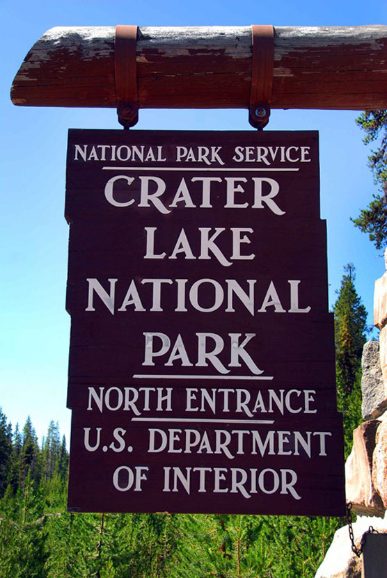 Crater-Lake-Sign