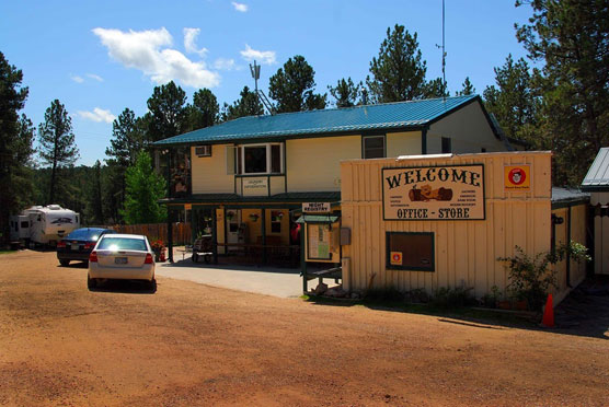 Beaver-Lake-Store-Upper-Facilities