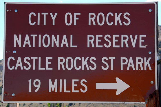 Castle-Rocks-Sign
