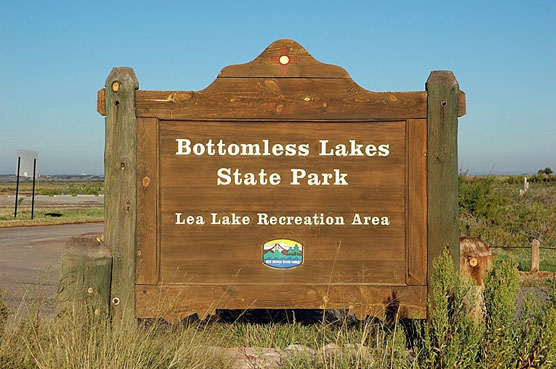 Bottomless_Lakes_Sign