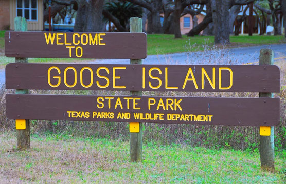 Goose-Island-Sign