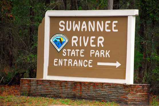Suwannee-Sign