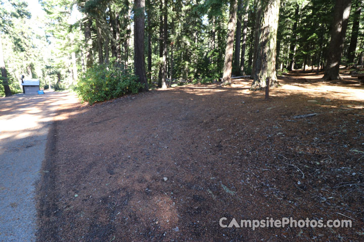 Clear Lake Campground 003 Parking
