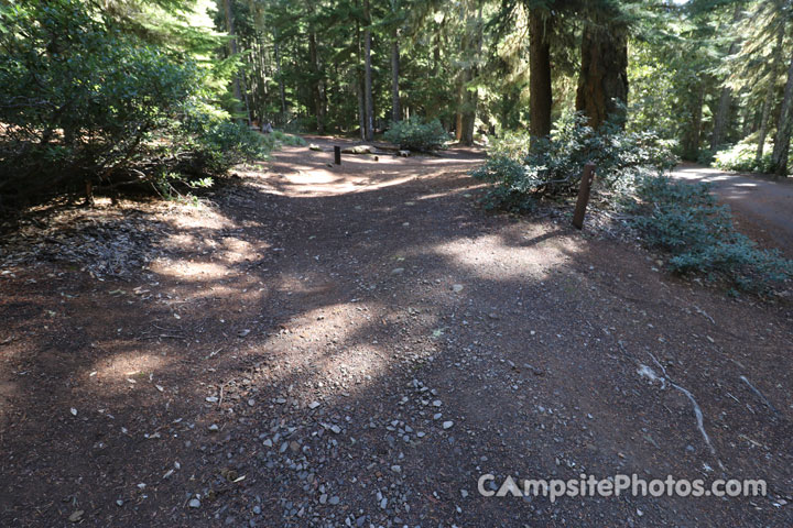 Clear Lake Campground 019 Parking
