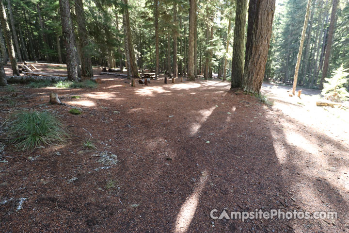 Clear Lake Campground 021 Parking