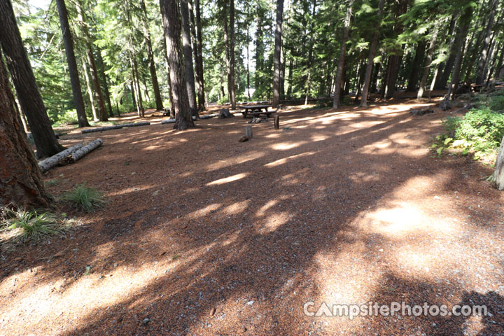 Clear Lake Campground 028 Parking