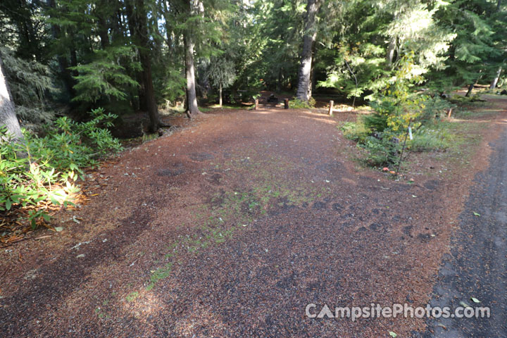 Little Crater LakeCampground 005 Parking