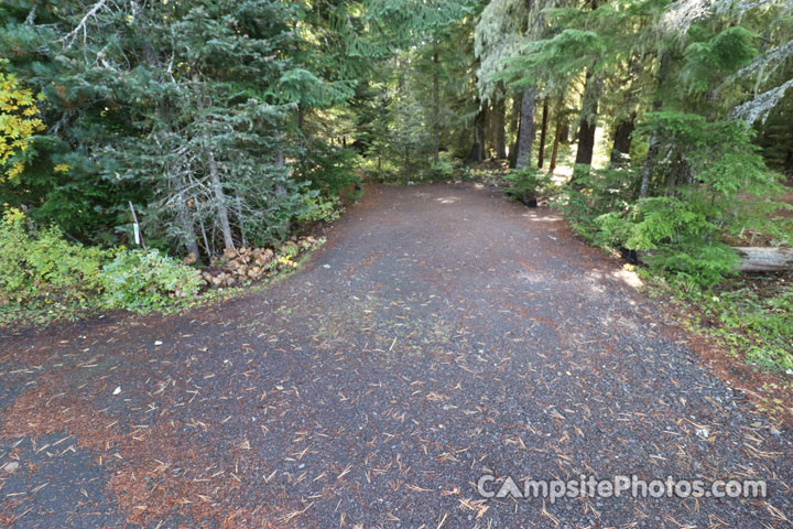 Little Crater Lake Campground 006 Parking