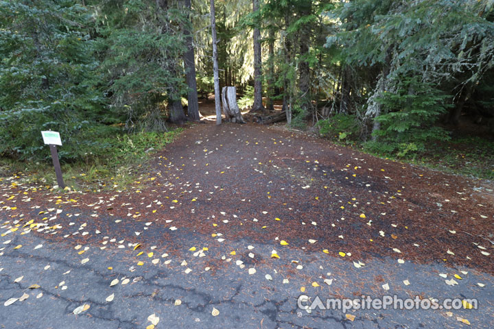 Little Crater Lake Campground 007 Parking