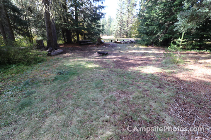 Little Crater Lake Campground 009 Camping Area