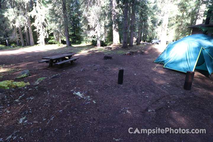 Little Crater Lake Campground 015 Camping Area