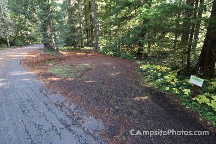 Little Crater Lake Campground 016 Parking