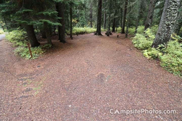 Trapper Creek Campground 015 Parking