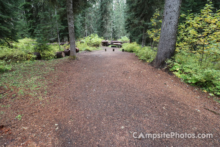 Trapper Creek Campground 031 Parking