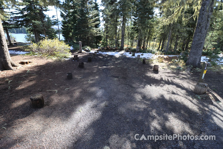 Big Lake Campground 014 Parking