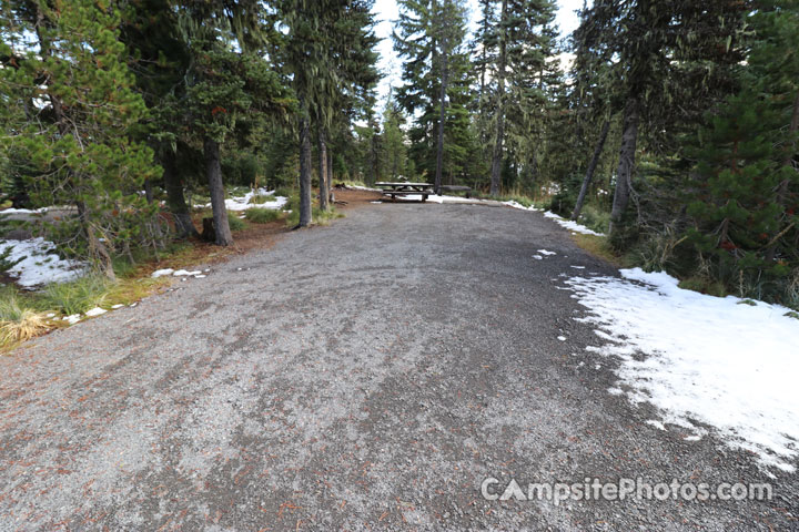 Big Lake Campground 029 Parking