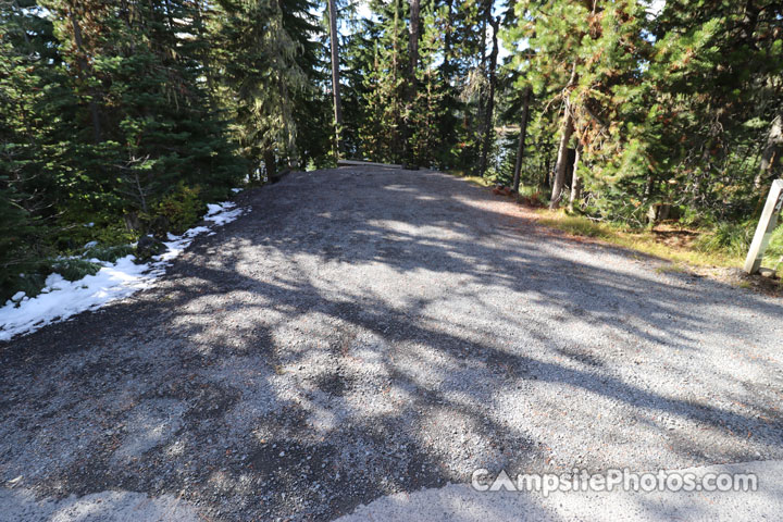 Big Lake Campground 044 Parking
