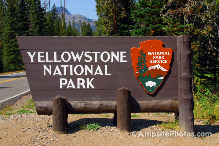 Yellowstone National Park Sign